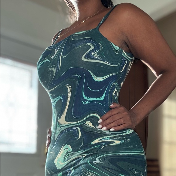 Fashion Nova dress size M/L NWOT - Picture 3 of 4